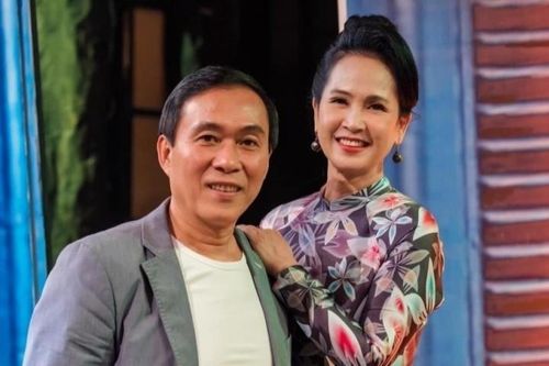 Vợ chồng NSND Lan Hương - NSƯT Đỗ Kỷ cùng ngồi ghế nóng