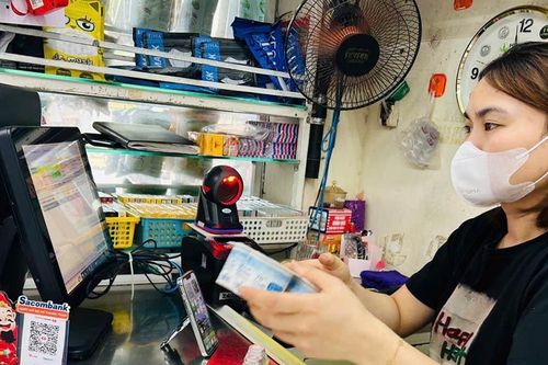 Đề xuất mới về cảnh báo tạm hoãn xuất cảnh; bổ sung quy định với hộ kinh doanh