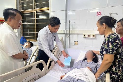 Tập trung thăm hỏi, hỗ trợ thân nhân các nạn nhân vụ đắm tàu trên Vịnh Hạ Long