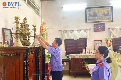 VKSND Khu vực 11 tỉnh An Giang thăm hỏi gia đình nguyên lãnh đạo đơn vị qua các thời kỳ