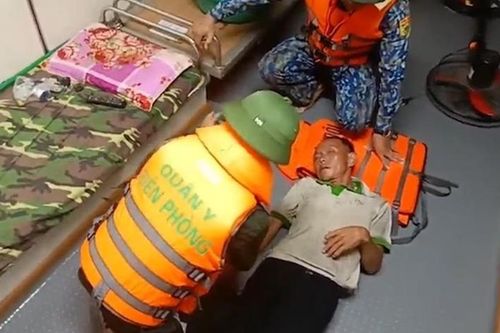 Cứu hộ kịp thời tàu cá trôi dạt trên vùng biển Hưng Yên