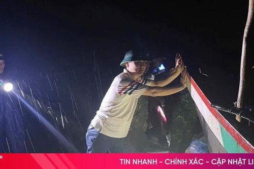 8 ngư dân trên 2 tàu cá mất liên lạc ở xã Lộc Hà vào bờ an toàn