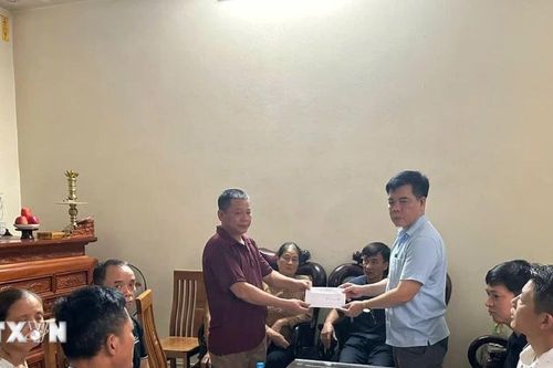 Vụ lật tàu trên vịnh Hạ Long: Thăm hỏi gia đình có người thân tử vong