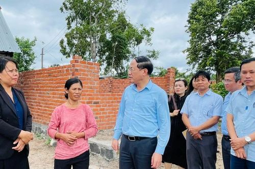 Phó Bí thư Tỉnh ủy, Chủ tịch UBND tỉnh Phạm Anh Tuấn thăm, làm việc tại xã Ya Ma