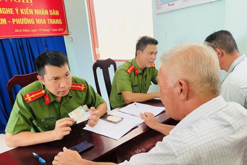 Công an phường Nha Trang tổ chức hội nghị lắng nghe ý kiến nhân dân
