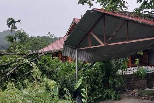 Tỉnh Lào Cai mưa, dông lốc làm 47 nhà bị tốc mái, sập đổ, ước thiệt hại 500 triệu đồng