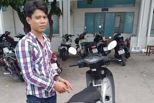Công an phường Tân Thuận tuần tra sáng sớm, bắt kẻ có 4 tiền án vẫn đi trộm cắp xe máy