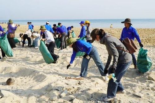 Những Chủ nhật Xanh giúp Huế thêm 'Xanh - Sạch - Sáng'