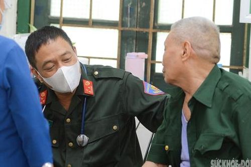Ấm tình đồng đội tại Trung tâm điều dưỡng thương binh Thuận Thành
