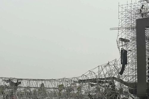 Các nghệ sĩ đồng loạt bày tỏ thương tiếc các nạn nhân của vụ chìm tàu du lịch ở Hạ Long