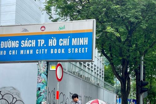 TP Hồ Chí Minh: Nhức nhối hình vẽ bôi bẩn khu vực công cộng