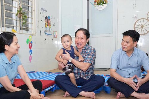 Bí thư, Chủ tịch TP Hải Phòng thăm, động viên nhân dân tại các điểm tạm lánh