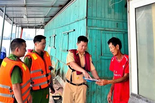 Hà Nội: đảm bảo an toàn giao thông trên sông Hồng mùa mưa bão