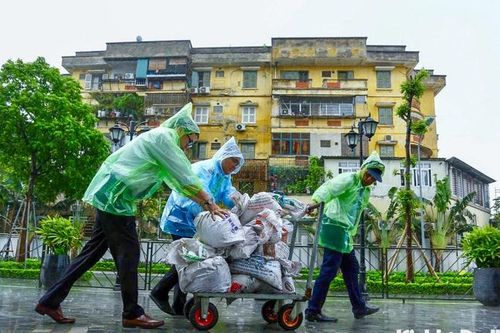 Ứng phó bão số 3: Người dân Hà Nội tăng cường các biện pháp bảo vệ tài sản