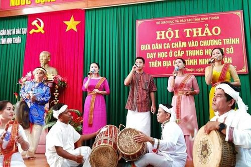 Hát ngâm Ariya của đồng bào Chăm thành Di sản phi vật thể quốc gia