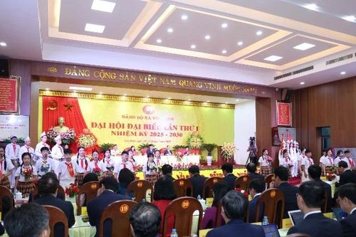 Đồng chí Trần Lưu Quang dự và chỉ đạo Đại hội đại biểu Đảng bộ xã Yên Bình, tỉnh Lào Cai