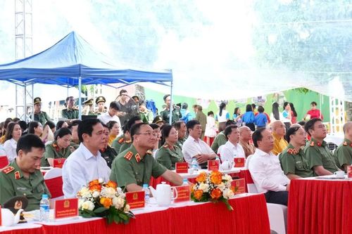 Thứ trưởng Công an Phạm Thế Tùng dự Ngày hội Toàn dân bảo vệ an ninh Tổ quốc tại Hà Tĩnh