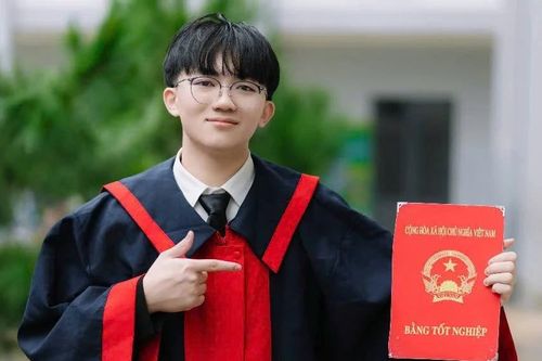 Thủ khoa tỉnh Gia Lai và khát vọng 'gieo chữ' trên vùng cao