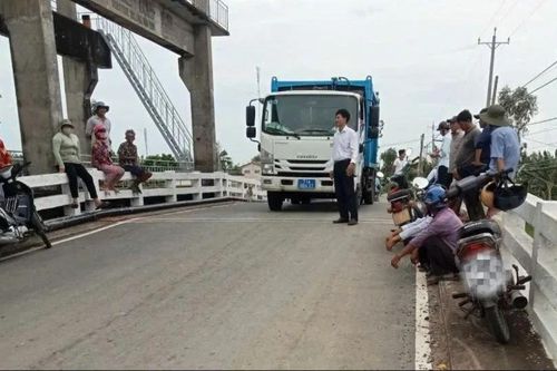 Người dân tiếp tục chặn xe vào bãi rác An Hiệp (Vĩnh Long) do ô nhiễm môi trường