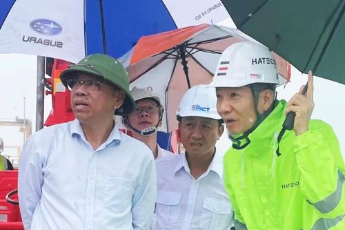 Nhiều cảng biển dừng giao nhận hàng trước khi bão số 3 đổ bộ