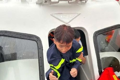 Lật tàu trên Vịnh Hạ Long... kỹ năng sống sót khi đắm tàu