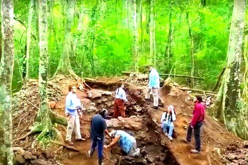 Vén màn bí ẩn ngôi mộ vị vua đầu tiên của người Maya