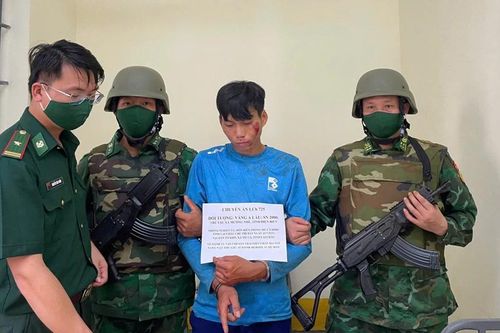 Bắt giữ thanh niên vận chuyển trái phép 2 bánh heroin từ Điện Biên sang Lai Châu