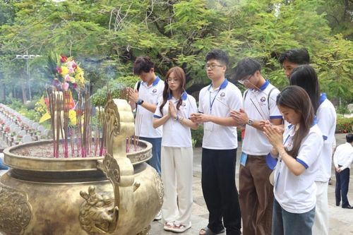 Trại hè Việt Nam 2025: Phút lắng đọng giữa đất thiêng Quảng Trị