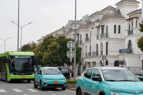 Tại sao các doanh nghiệp vận tải đồng loạt chuyển sang dùng xe điện?