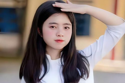 Nữ sinh mồ côi cha mẹ đạt 29 điểm thi tốt nghiệp, mơ ước thành cô giáo dạy Văn