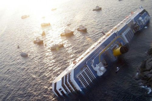6 lưu ý quan trọng để bảo toàn tính mạng khi tàu thuyền du lịch gặp nạn