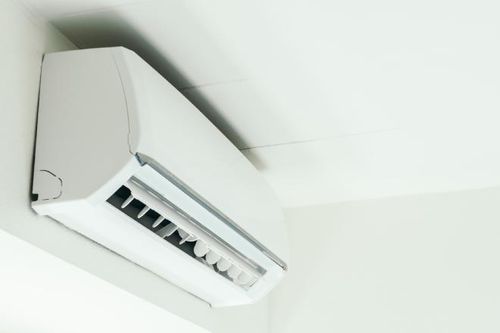 Đừng bật điều hòa khi dông bão nếu không muốn 'ném tiền qua cửa sổ'