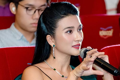 NSƯT Kim Tuyến gợi cảm làm giám khảo cuộc thi có giải thưởng hơn nửa tỷ