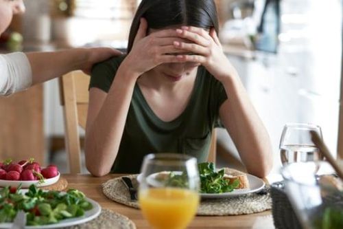 4 dấu hiệu dễ bị bỏ qua trong bữa ăn cảnh báo gan nhiễm mỡ