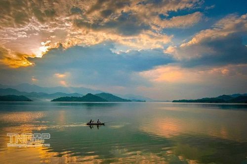 Thái Nguyên xả nước qua tràn hồ Núi Cốc để ứng phó bão số 3