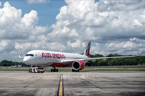 Máy bay của Air India trượt khỏi đường băng khi hạ cánh