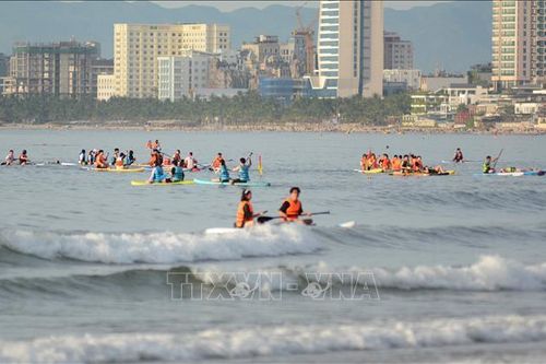 Yêu cầu không chèo SUP trên biển Đà Nẵng khi thời tiết xấu, biển động