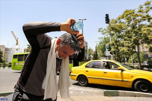 Người dân Tehran được 'nghỉ lễ khẩn cấp' do khủng hoảng nước và nắng nóng kỷ lục