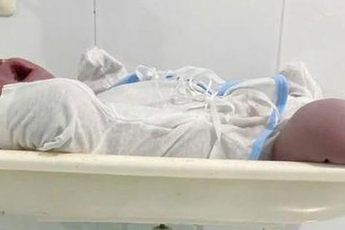 Bé trai nặng 5,8 kg chào đời ở Cà Mau
