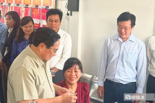 Thủ tướng Phạm Minh Chính: Đổi mới phương thức giải quyết thủ tục hành chính, không để người dân gặp khó