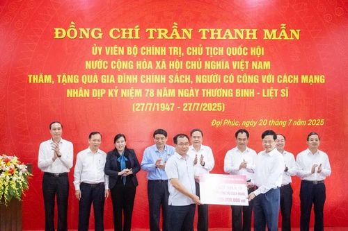 Agribank trao tặng 3 tỷ đồng xây nhà cho người có công tại Thái Nguyên