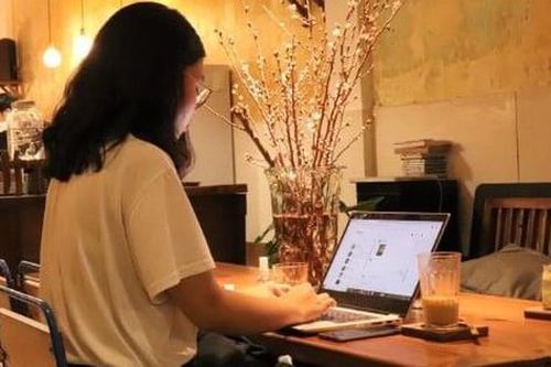 Phía sau câu chuyện 'khách gọi 1 đồ uống rồi ngồi làm việc cả ngày' khiến chủ quán cafe đau đầu