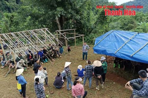Nguy cơ sạt lở cao, xã biên giới Na Mèo dựng lán tạm, sẵn sàng di dân