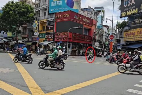 TP.HCM nghiên cứu lắp đặt camera để xử lý vi phạm lấn chiếm lòng, lề đường