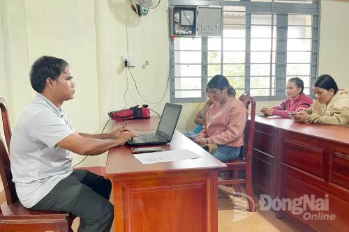 Người có uy tín, già làng rành mạng xã hội