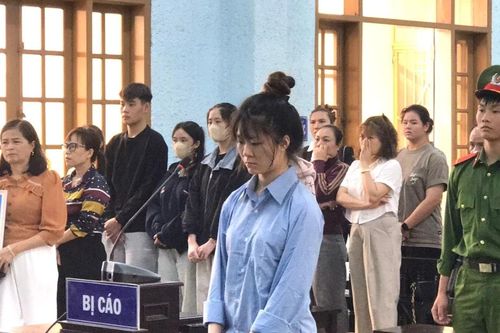 Gia Lai: 18 năm tù cho nữ sinh dùng dao giết người từ câu bình luận trên Facebook