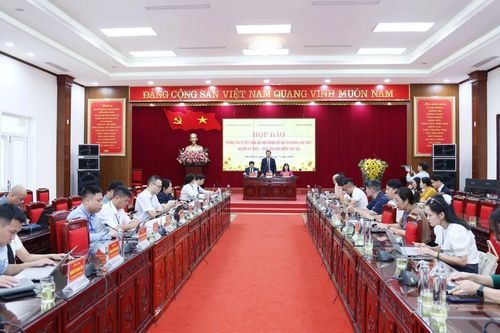 Họp báo thông tin kết quả đại hội Đảng bộ xã Yên Bình