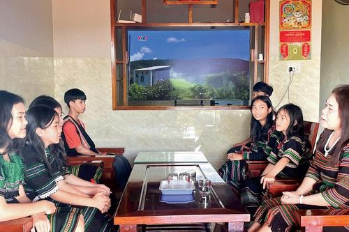 Người truyền lửa dân ca M'nông ở Đức An