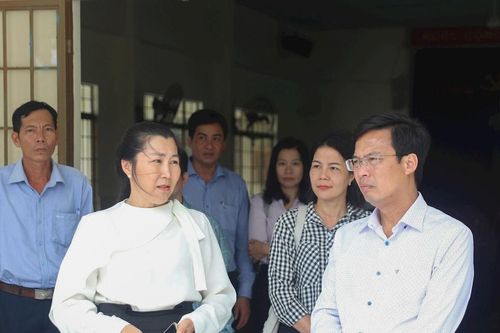 Phó Chủ tịch UBND tỉnh Lâm Đồng Đinh Văn Tuấn kiểm tra việc tổ chức bộ máy chính quyền xã Hồng Sơn và Hàm Thuận Bắc