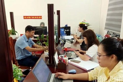 Tiếp nhận, luân chuyển giải quyết thủ tục hành chính về đất đai